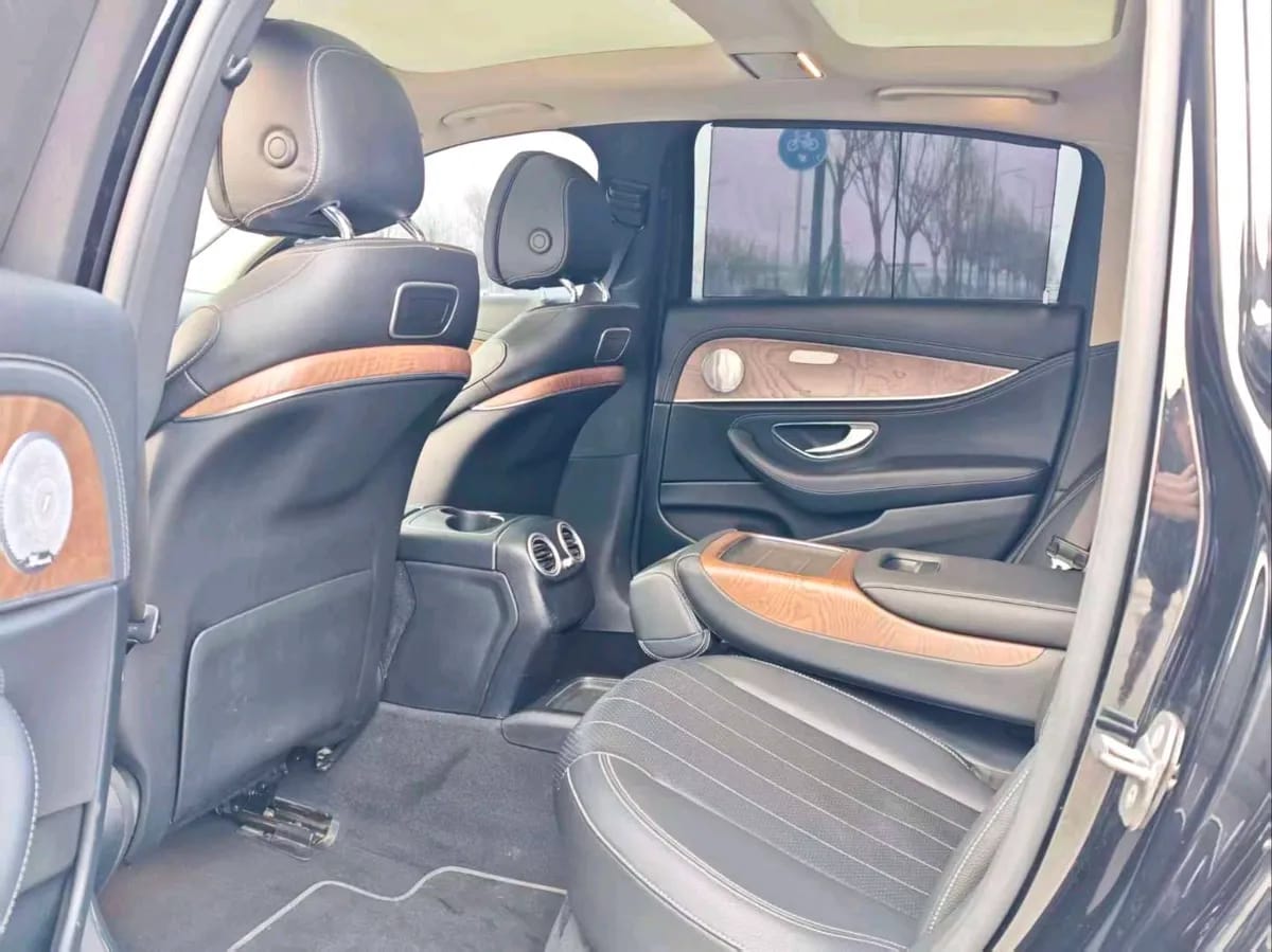 Mercedes-Benz E 2018 E 300 L 4