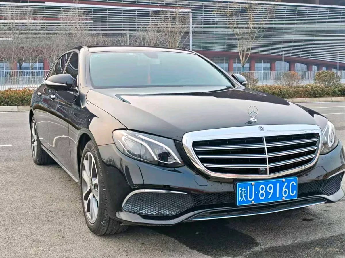 Mercedes-Benz E 2018 E 300 L 5