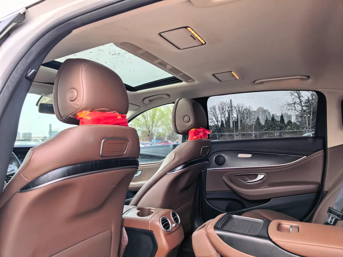 Mercedes-Benz E 2019 E 200 L 4MATIC 7