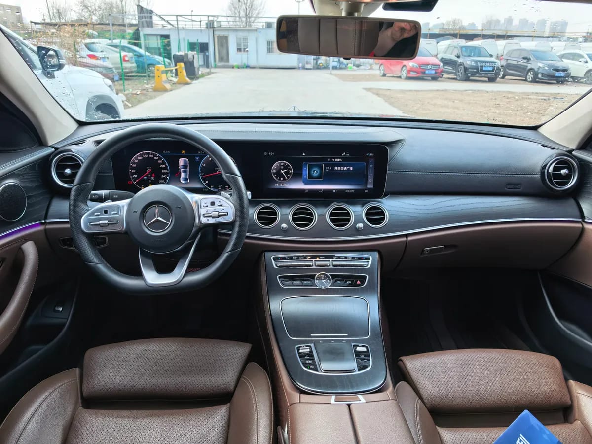 Mercedes-Benz E 2019 E 200 L 4MATIC 8