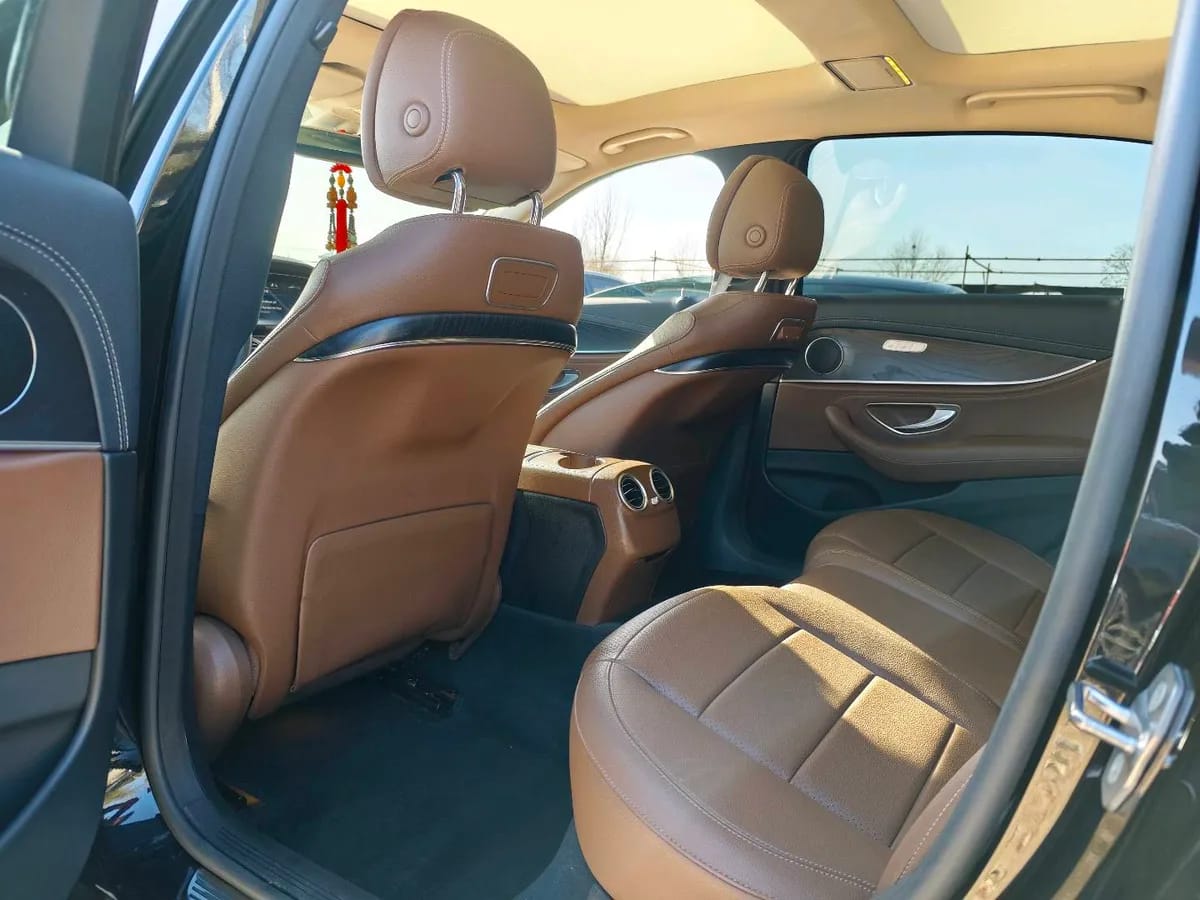 Mercedes-Benz E 2019 E 300 L 3