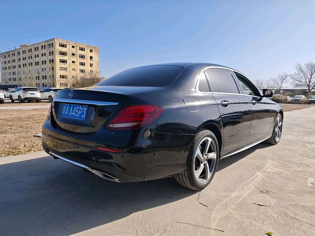 Mercedes-Benz E 2019 E 300 L 7