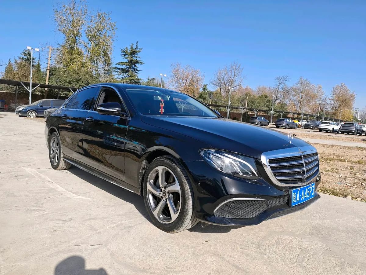 Mercedes-Benz E 2019 E 300 L 9