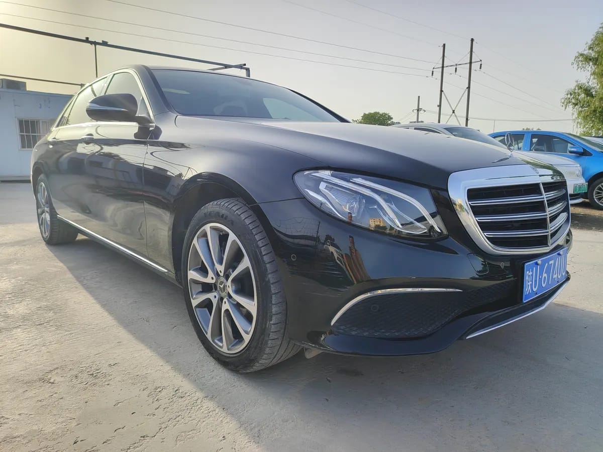 Mercedes-Benz E 2020 E 260 L 4MATIC 3