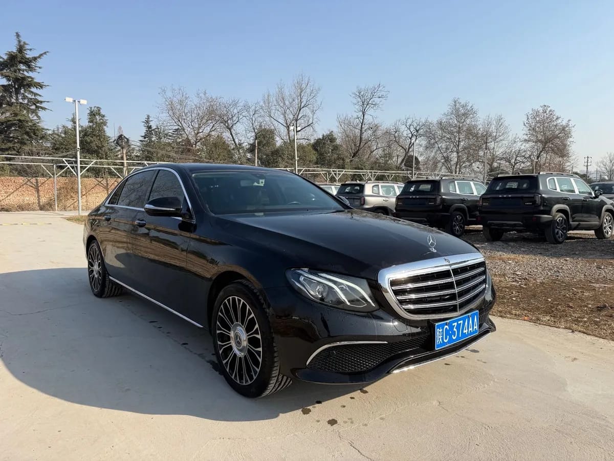 Mercedes-Benz E 2020 E 260 L 3