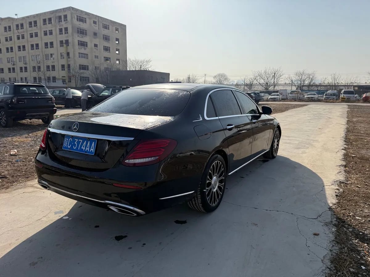 Mercedes-Benz E 2020 E 260 L 4
