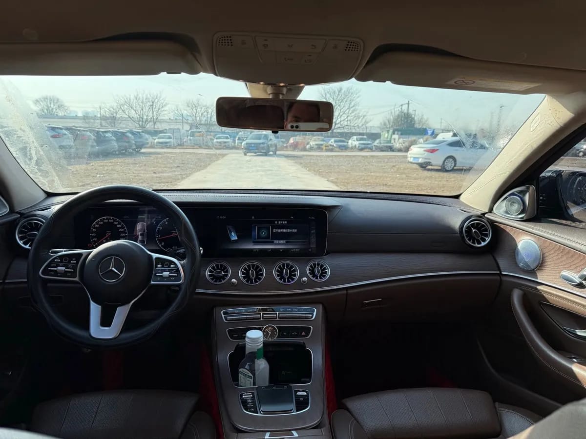 Mercedes-Benz E 2020 E 260 L 8