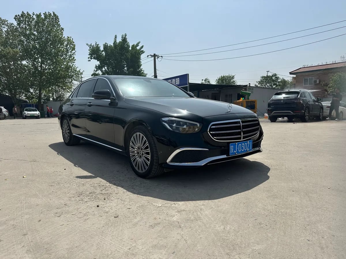 Mercedes-Benz E 2020 E 300 L 3