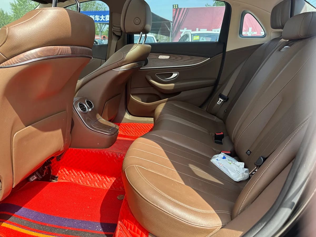 Mercedes-Benz E 2020 E 300 L 6