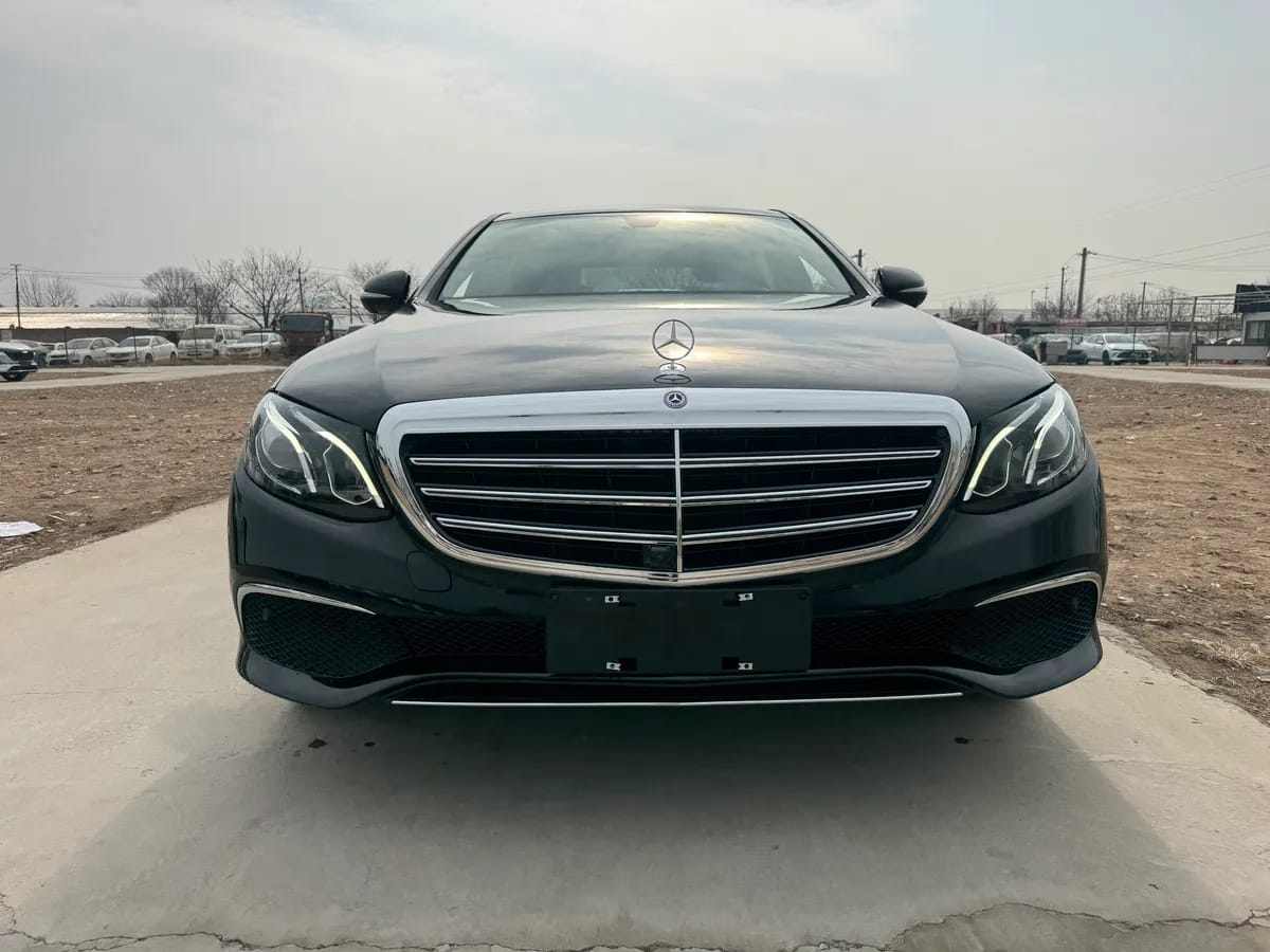 Mercedes-Benz E 2020 E 300 L 2