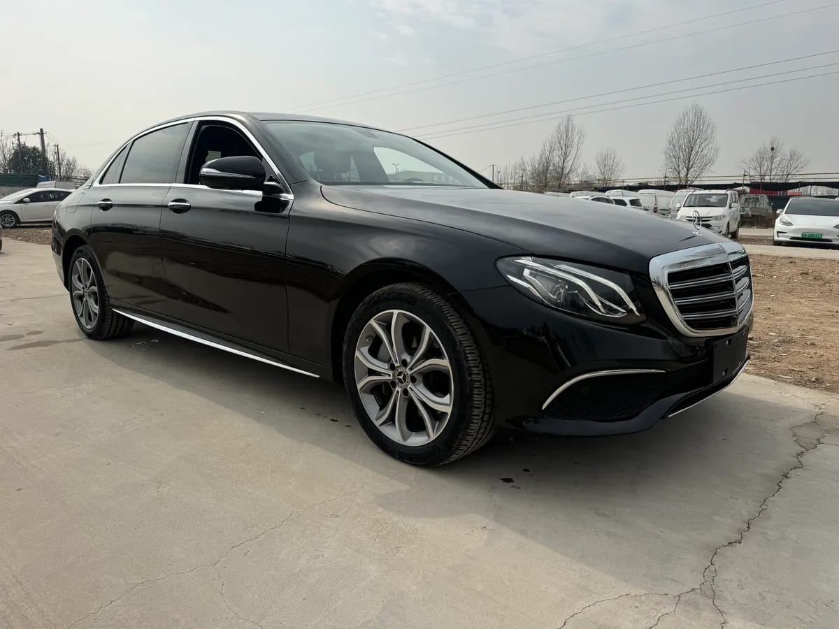 Mercedes-Benz E 2020 E 300 L 3
