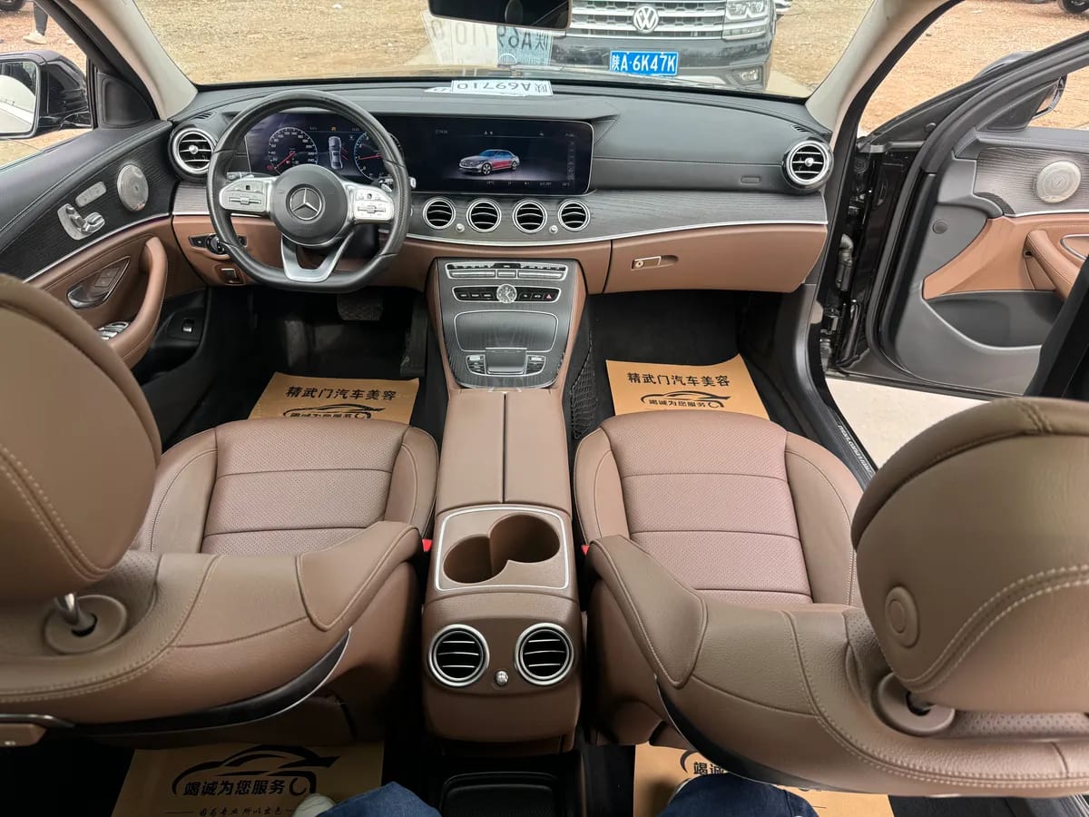 Mercedes-Benz E 2020 E 300 L 4