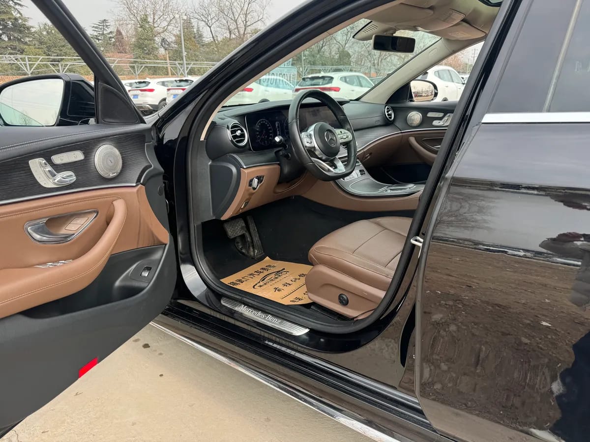 Mercedes-Benz E 2020 E 300 L 6