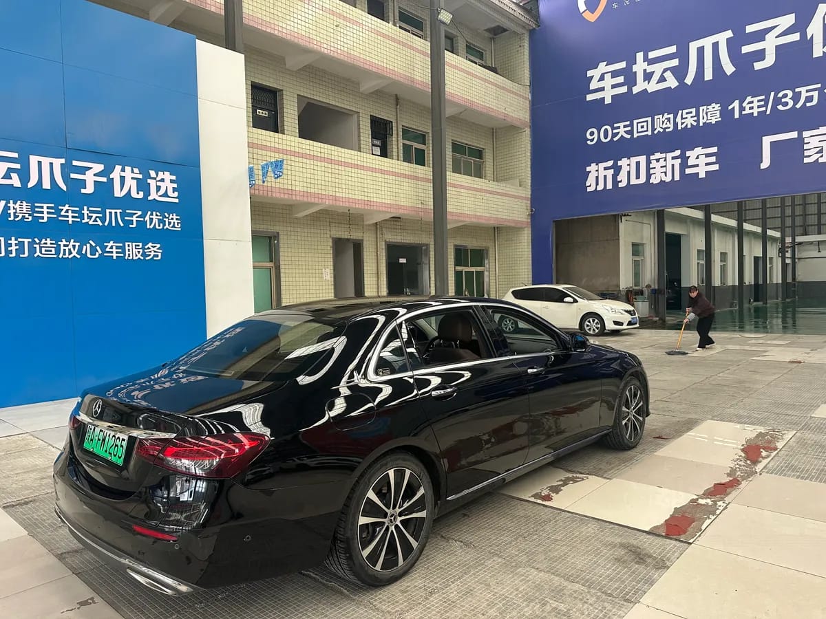 Mercedes-Benz E 2022 E 350 e L 4