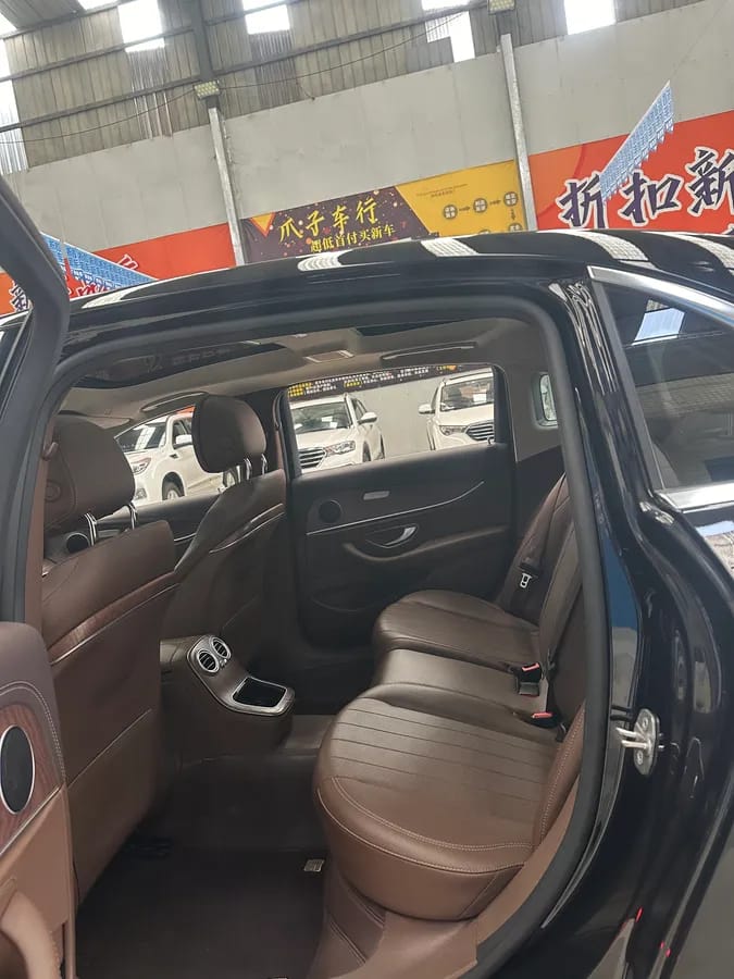 Mercedes-Benz E 2022 E 350 e L 9