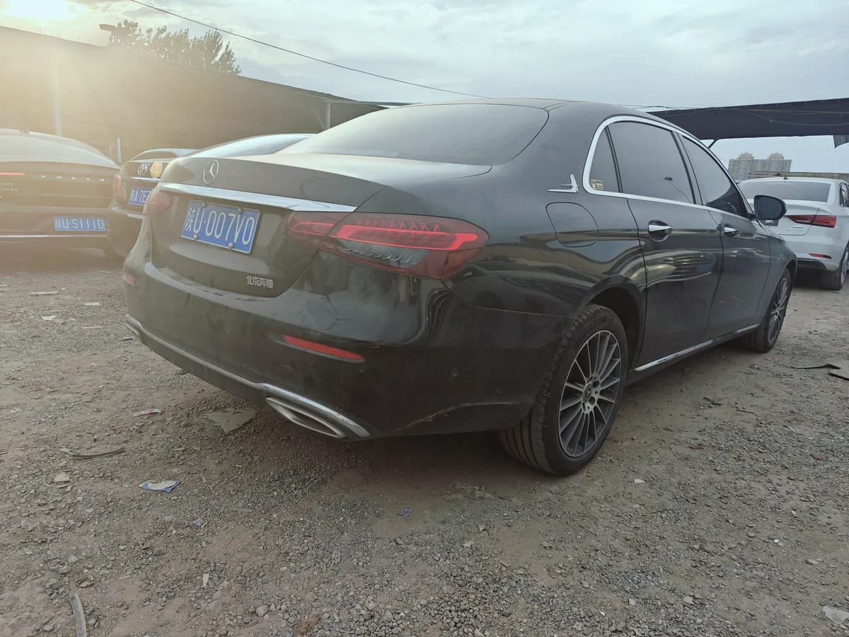 Mercedes-Benz E 2023 E 260 L 4