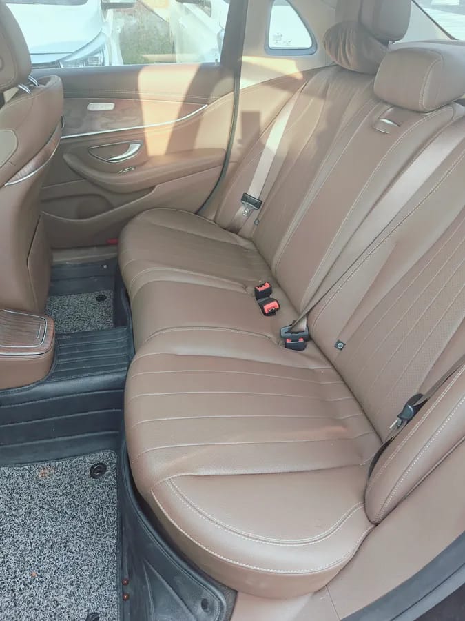 Mercedes-Benz E 2023 E 260 L 8