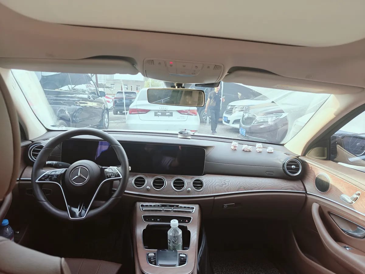 Mercedes-Benz E 2023 E 260 L 9