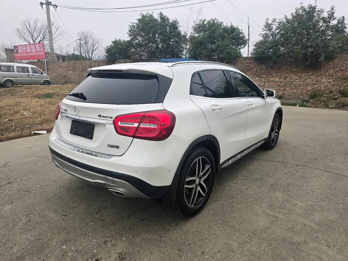 Mercedes-Benz GLA 2016 GLA 200 4