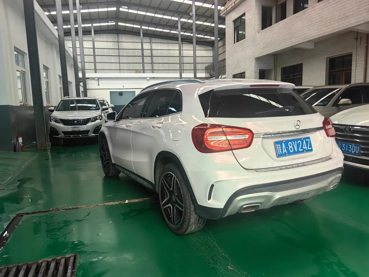 Mercedes-Benz GLA 2016 GLA 220 4MATIC 6