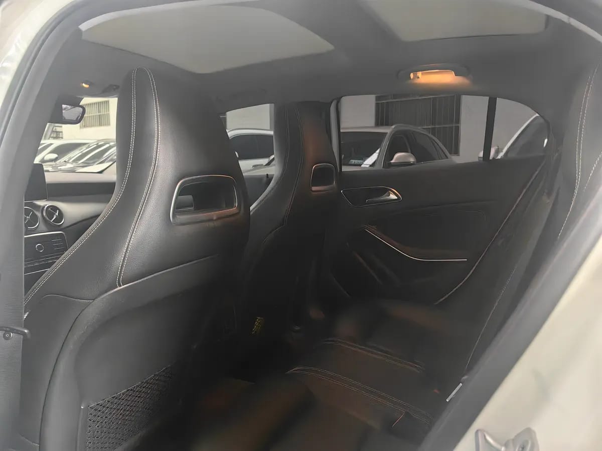 Mercedes-Benz GLA 2016 GLA 220 4MATIC 7