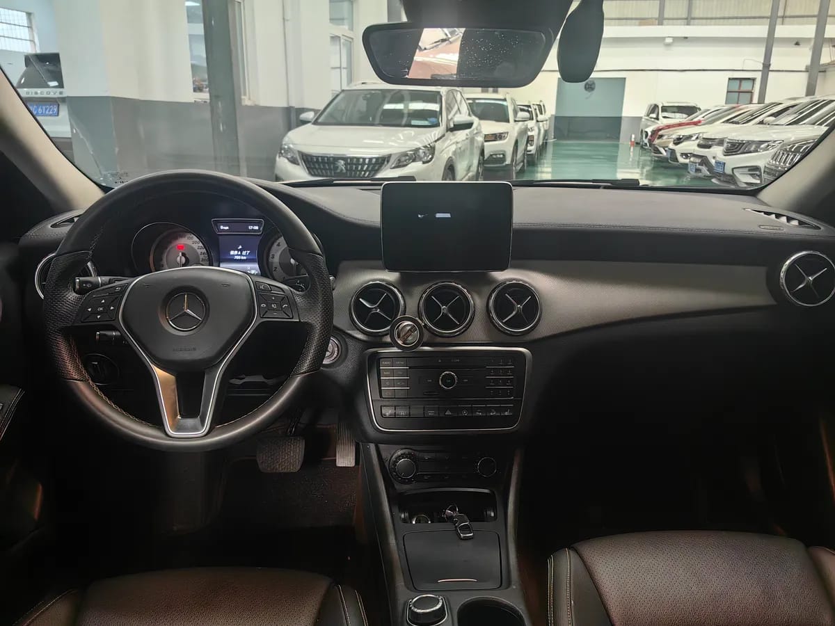 Mercedes-Benz GLA 2016 GLA 220 4MATIC 8