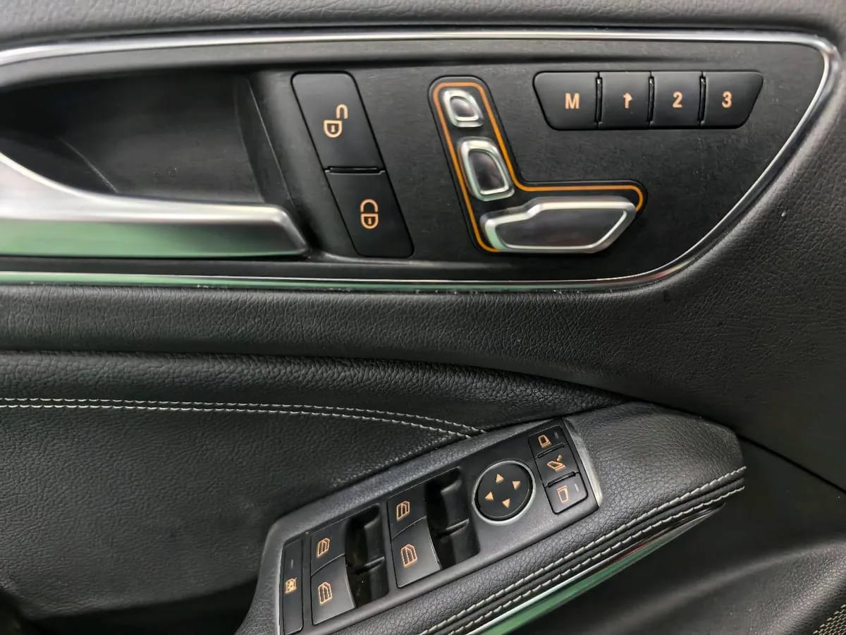 Mercedes-Benz GLA 2018 GLA 220 4MATIC 8