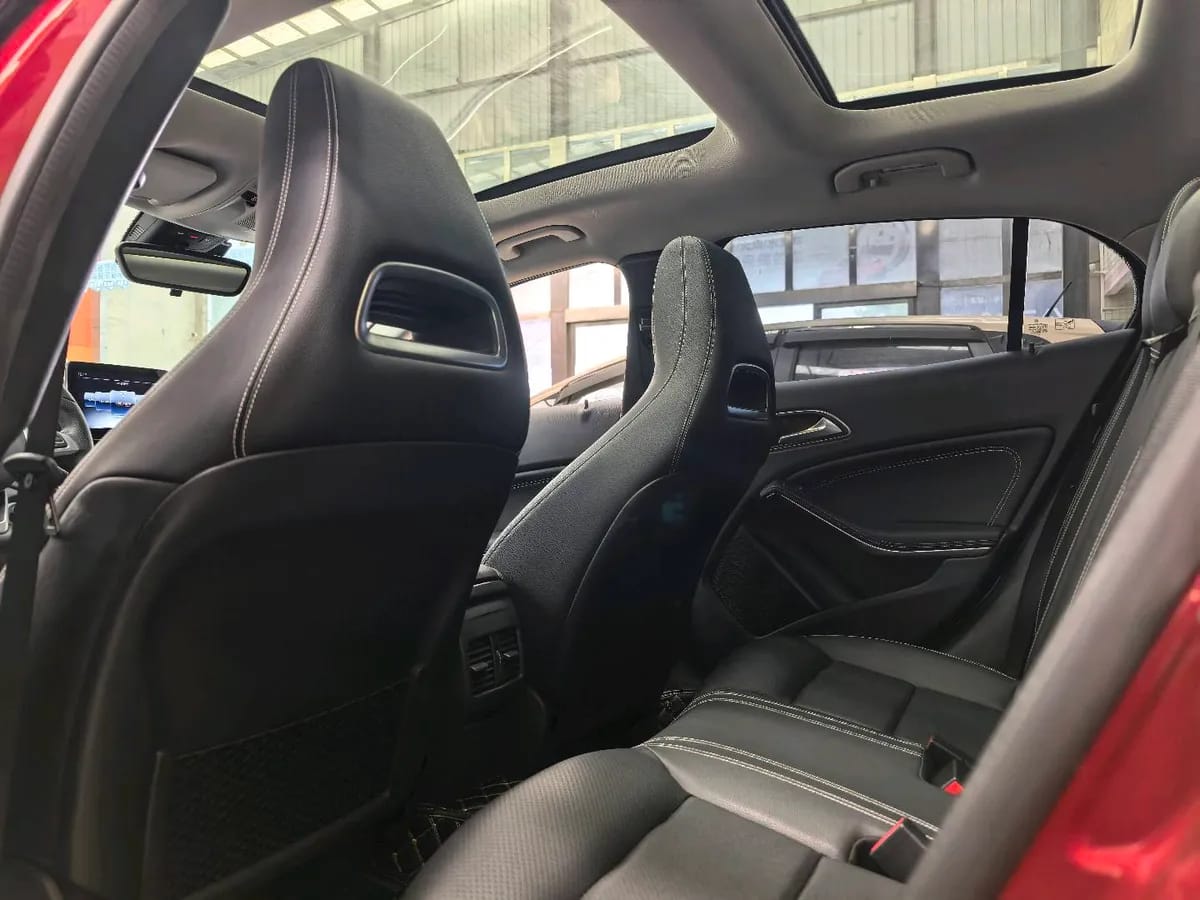 Mercedes-Benz GLA 2019 GLA 200 10