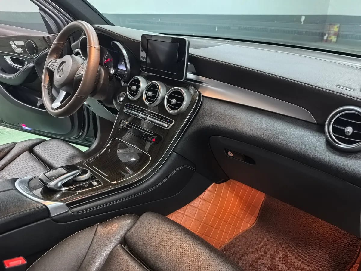 Mercedes-Benz GLC 2016 GLC 260 4MATIC 8
