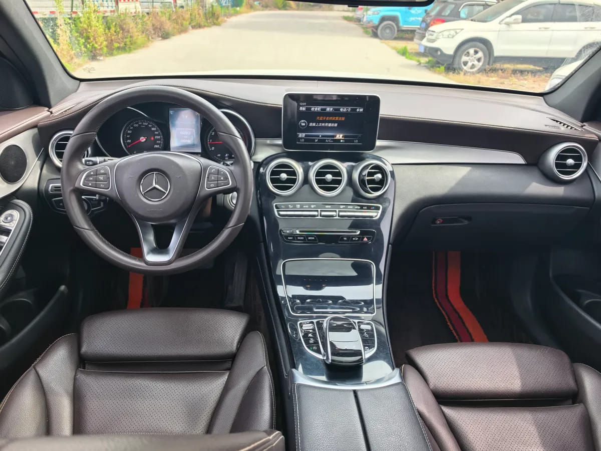 Mercedes-Benz GLC 2017 GLC 200 4MATIC 7