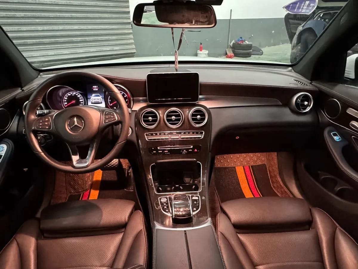 Mercedes-Benz GLC 2019 GLC 260 L 4MATIC 7