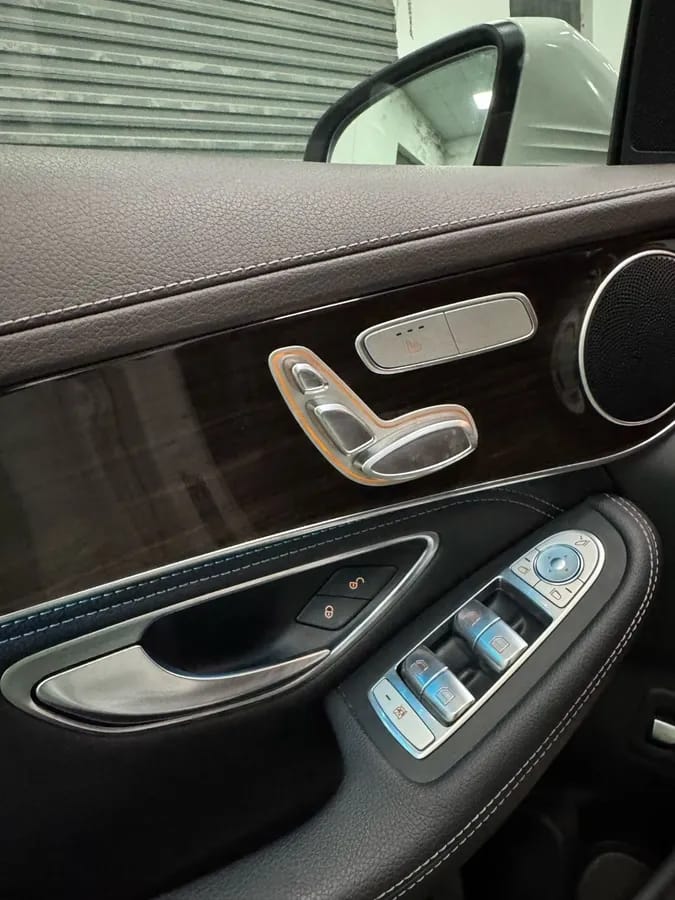 Mercedes-Benz GLC 2019 GLC 260 L 4MATIC 10