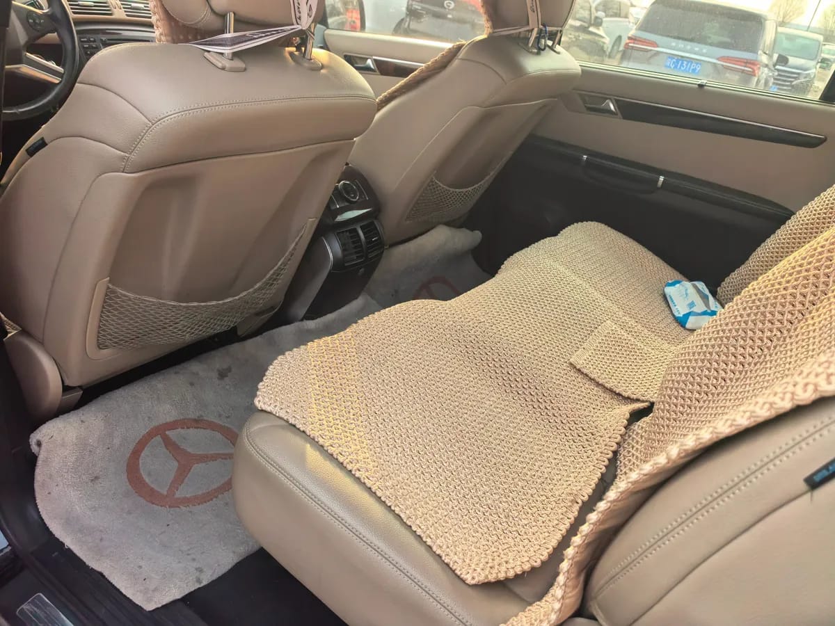 Mercedes-Benz R 2009 R 300 L 8