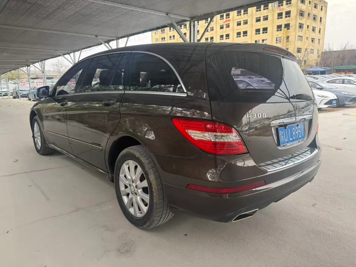 Mercedes-Benz R 2011 R 300 L 6