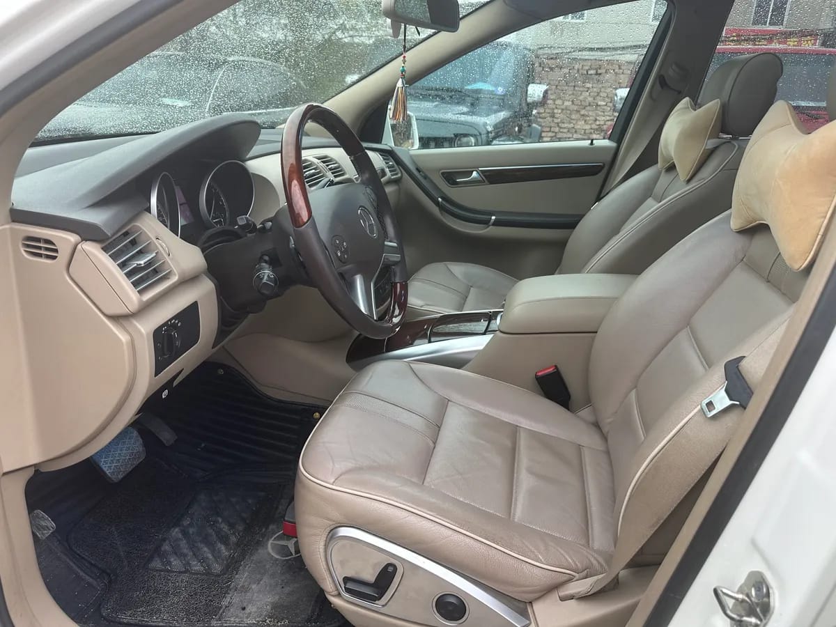 Mercedes-Benz R 2011 R 350 L 4MATIC 9