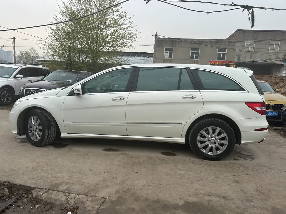 Mercedes-Benz R 2011 R 350 L 4MATIC 10