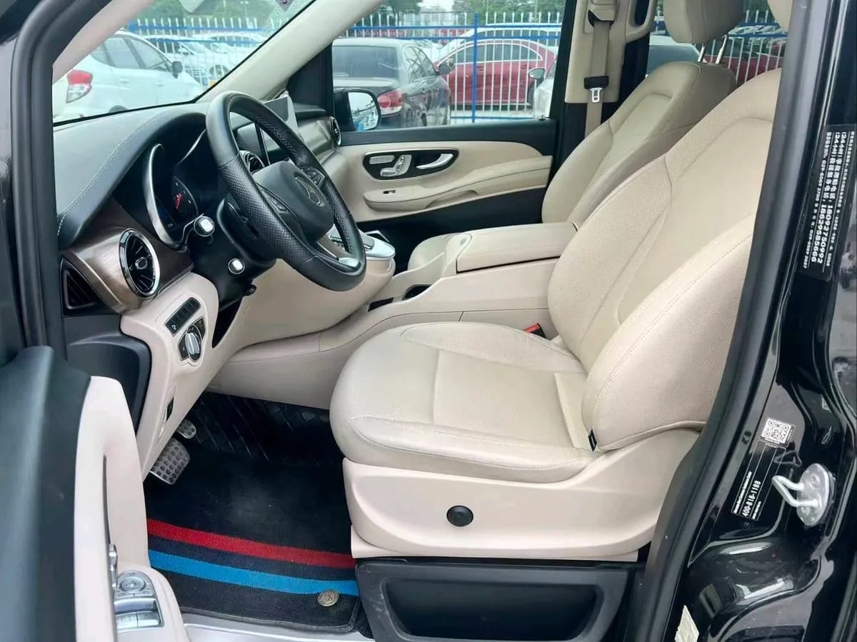 Mercedes-Benz V 2021 V 260 8