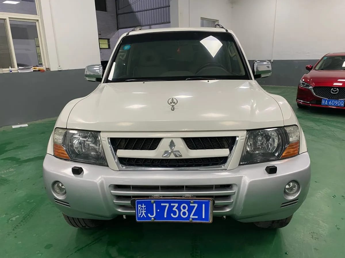 Mitsubishi 2011 V73 3.0L AT GLS 2