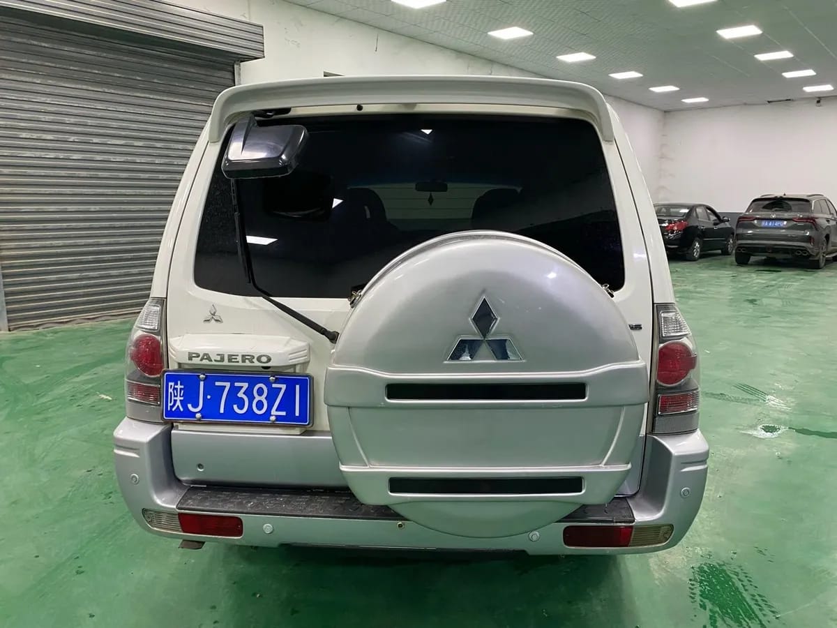 Mitsubishi 2011 V73 3.0L AT GLS 5