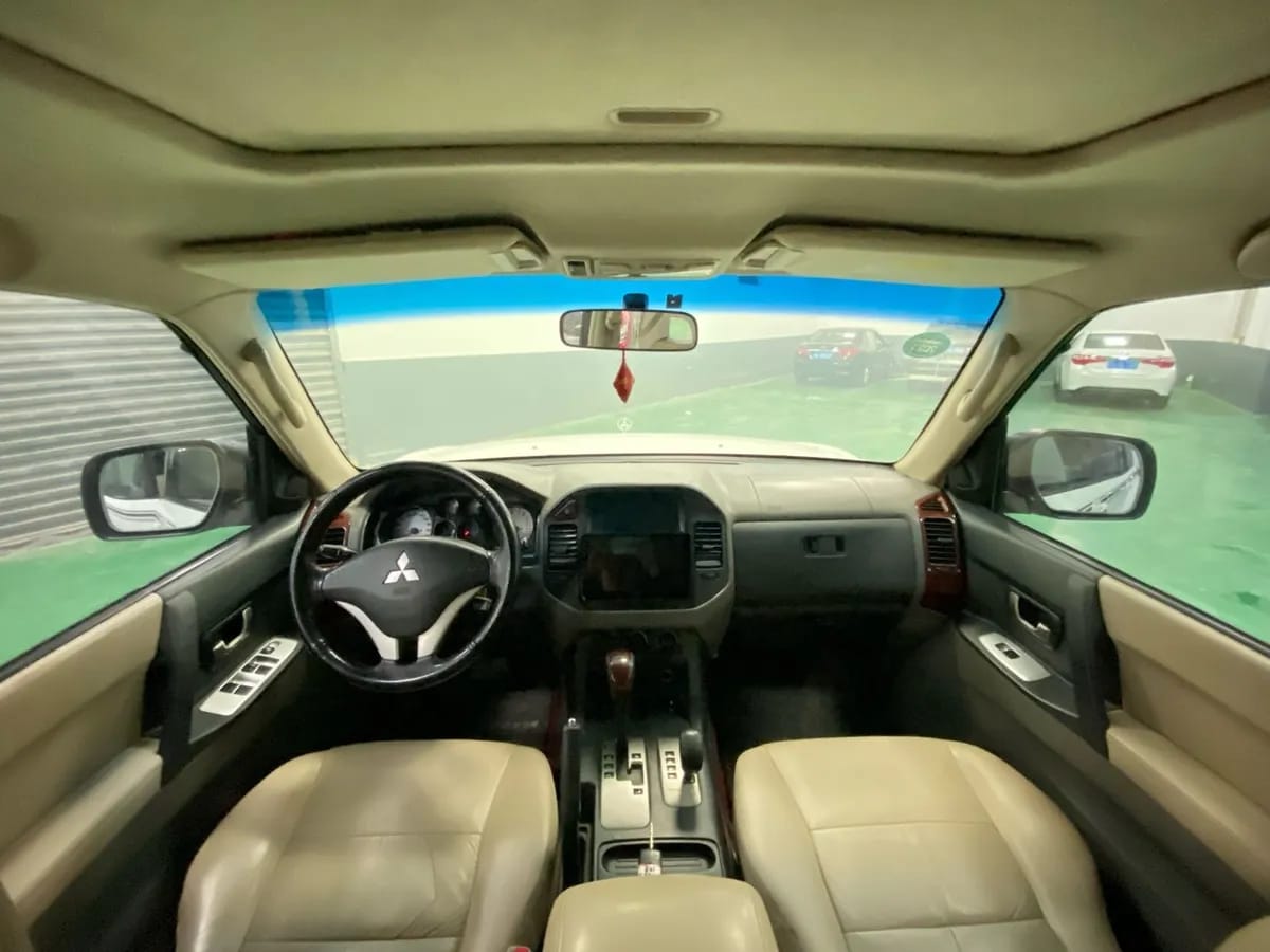 Mitsubishi 2011 V73 3.0L AT GLS 8