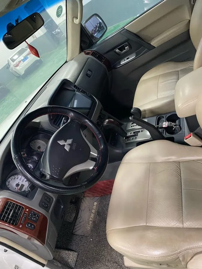 Mitsubishi 2011 V73 3.0L AT GLS 10