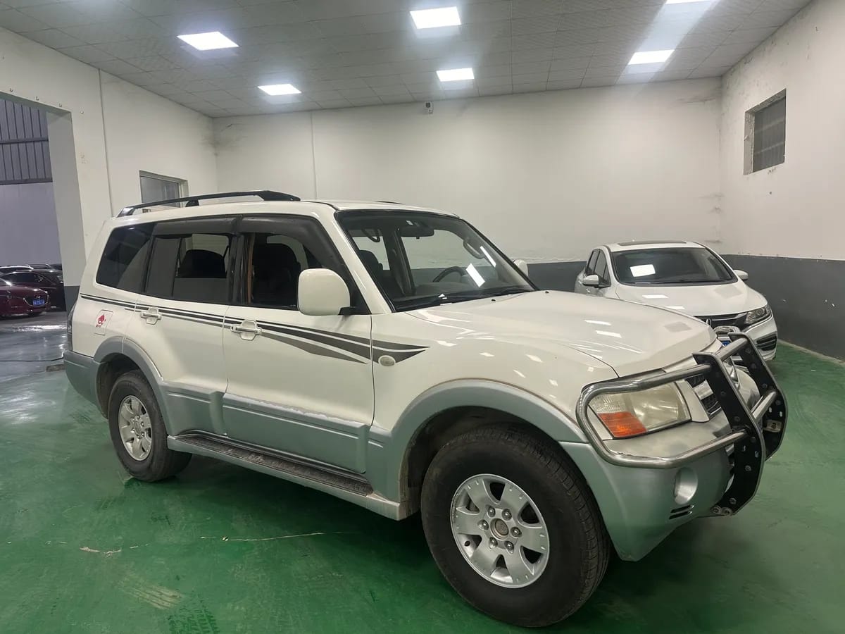 Mitsubishi 2011 V73 3.0L AT GLX 2
