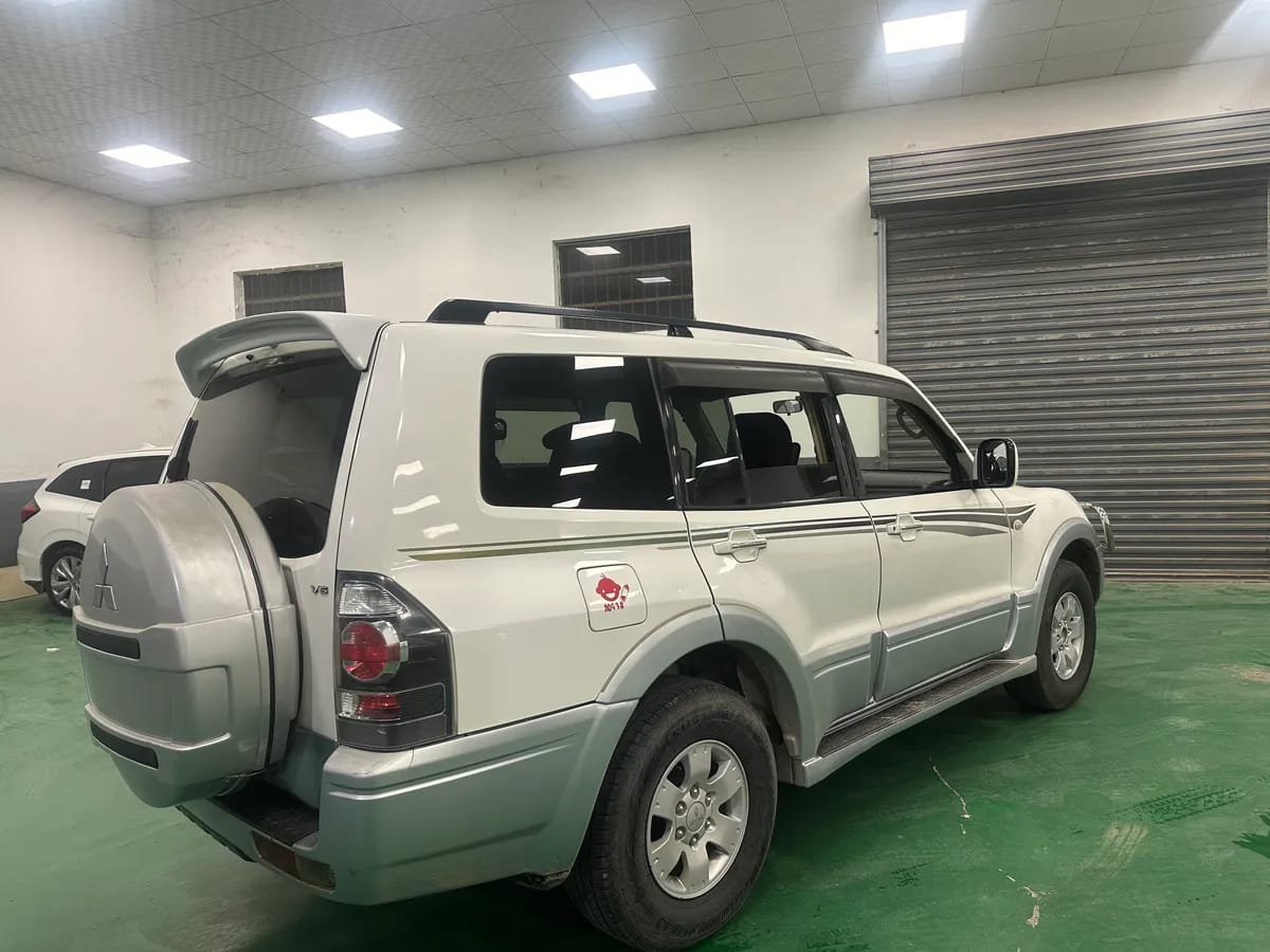 Mitsubishi 2011 V73 3.0L AT GLX 3
