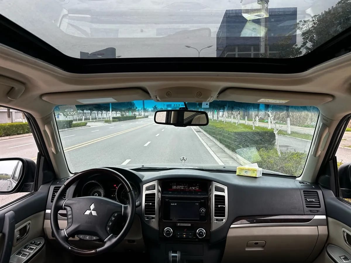 Mitsubishi ( ) 2017 V97 3.8L GLS 5