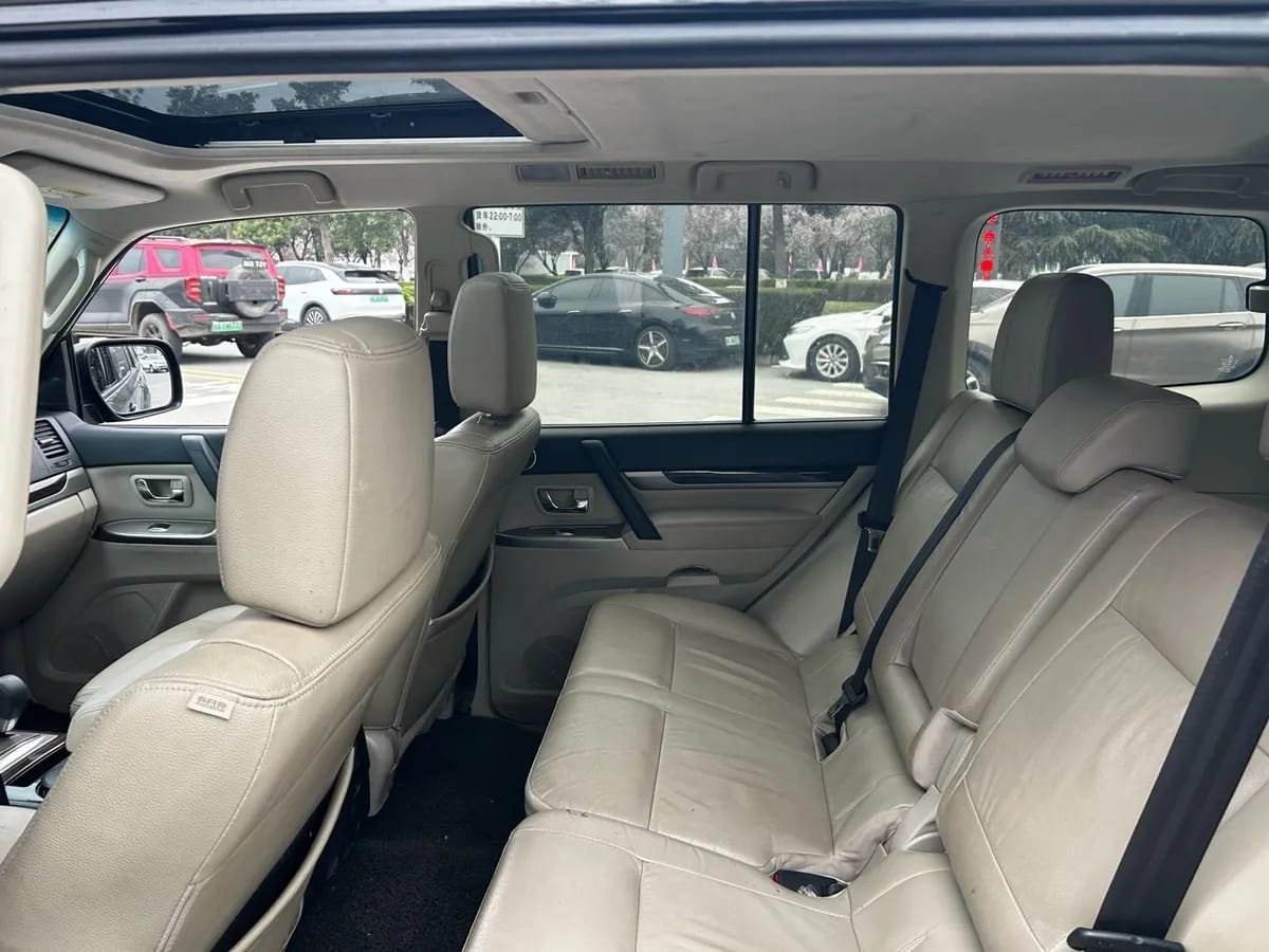 Mitsubishi ( ) 2017 V97 3.8L GLS 6