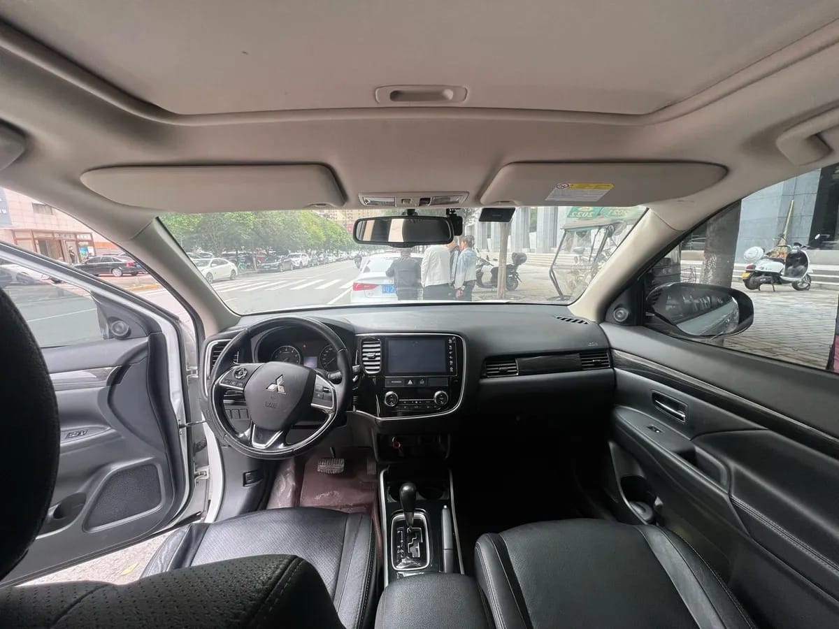 Mitsubishi 2018 2.0L 5 9