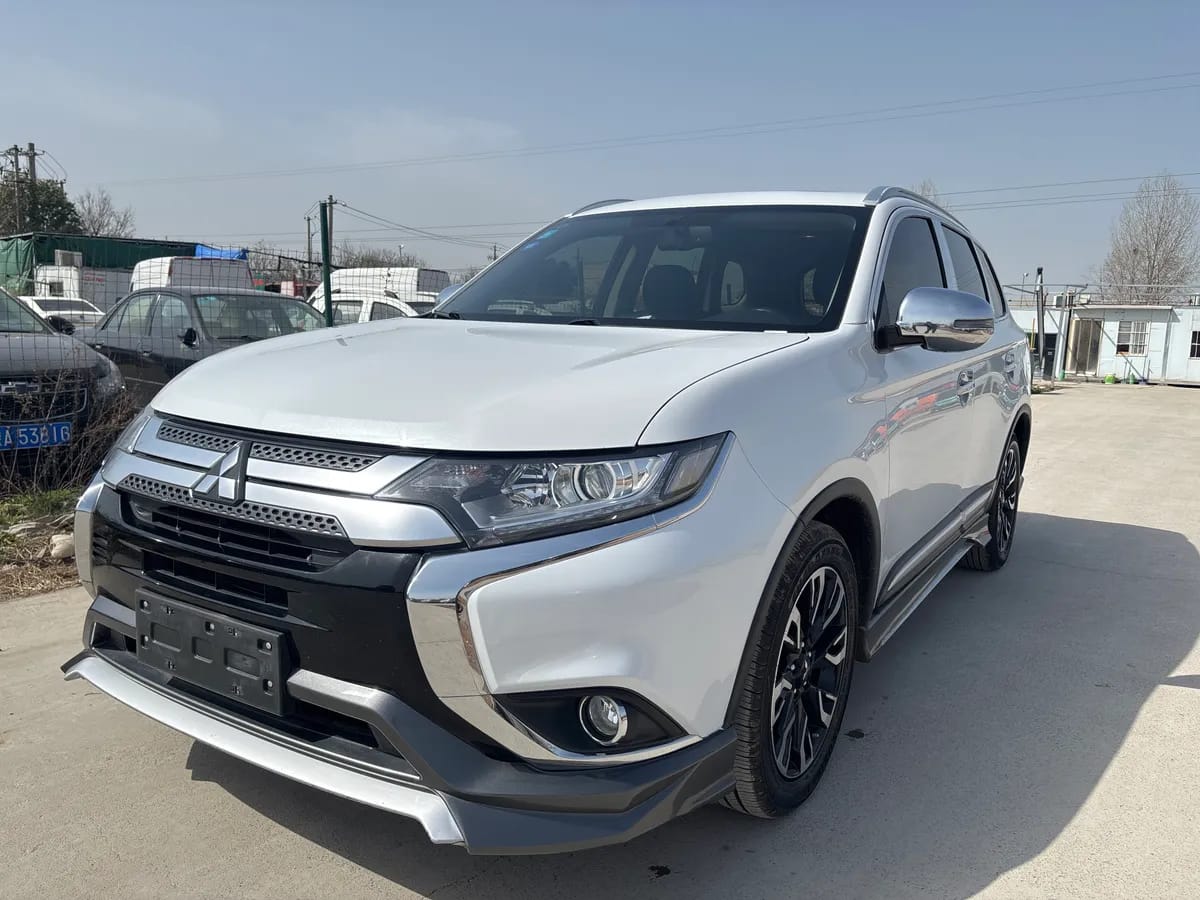 Mitsubishi 2019 2.0L 5 VI
