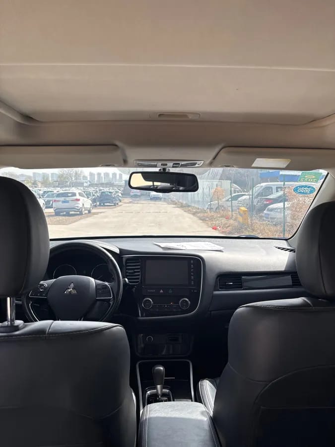 Mitsubishi 2019 2.0L 5 VI 8