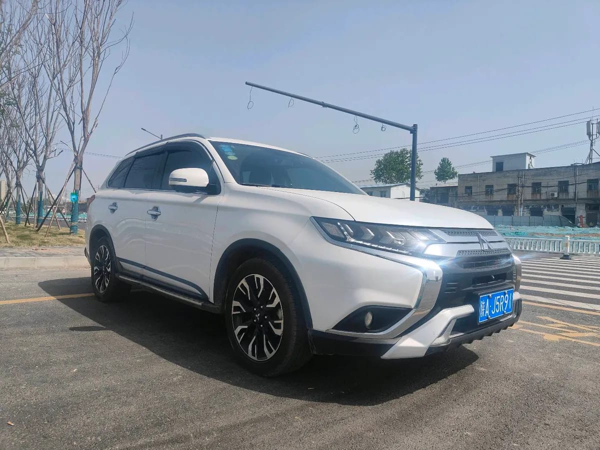 Mitsubishi 2019 2.4L 5 VI 4