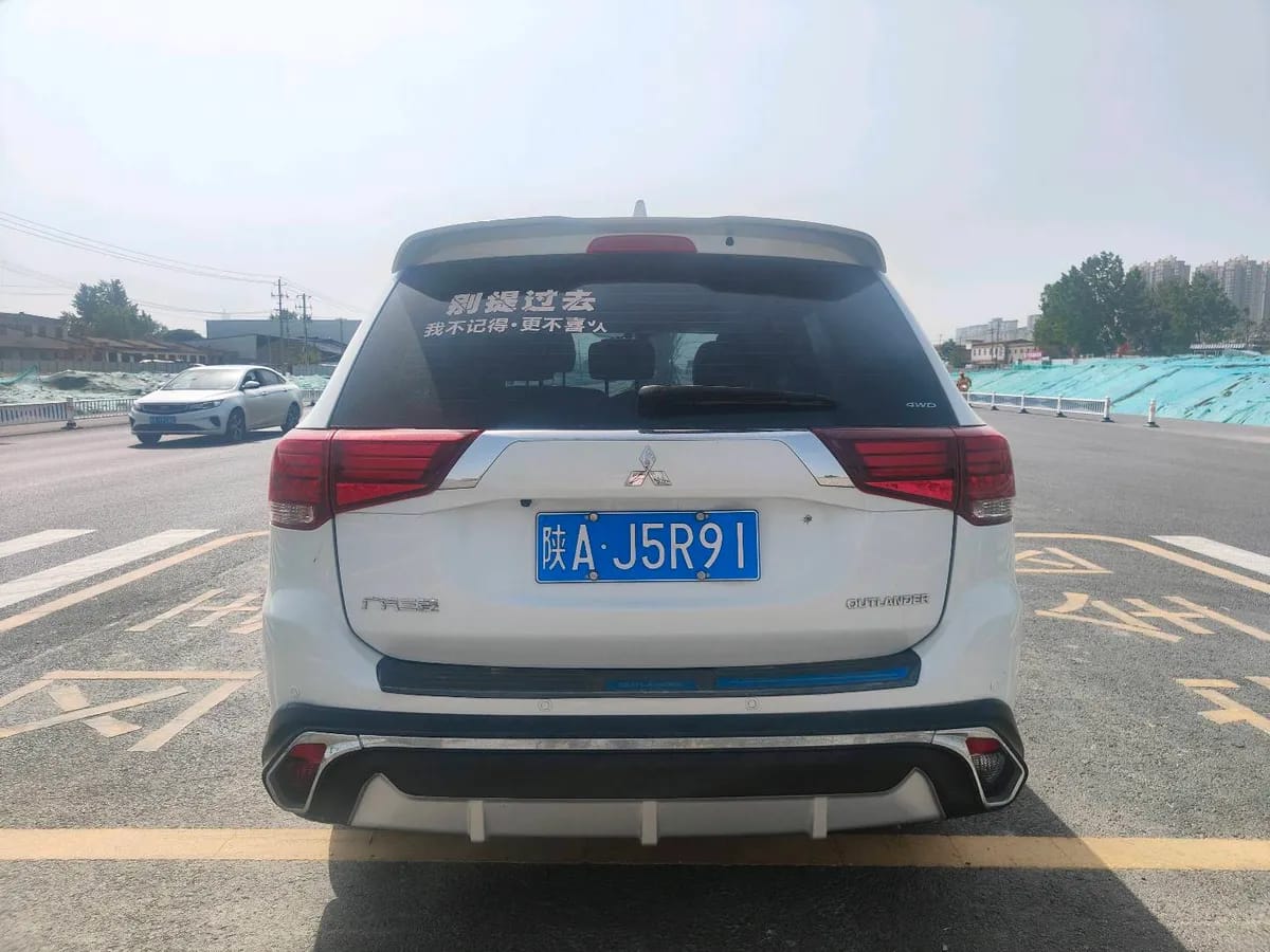 Mitsubishi 2019 2.4L 5 VI 9